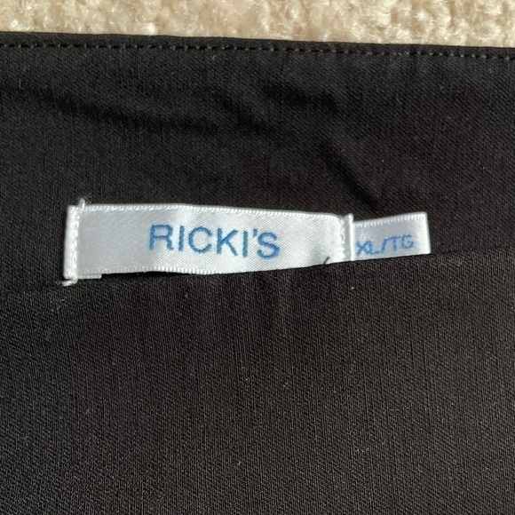 Ricki’s Women’s Microtwill Pull On Black Capri Pants Size XL Tummy Control NWOT - Picture 8 of 10